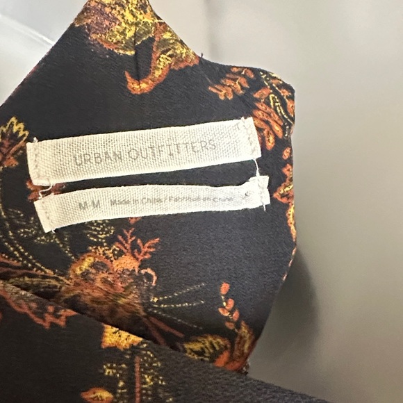 Urban Outfitters Black and Orange Floral Tie-Front Top - Picture 3 of 13
